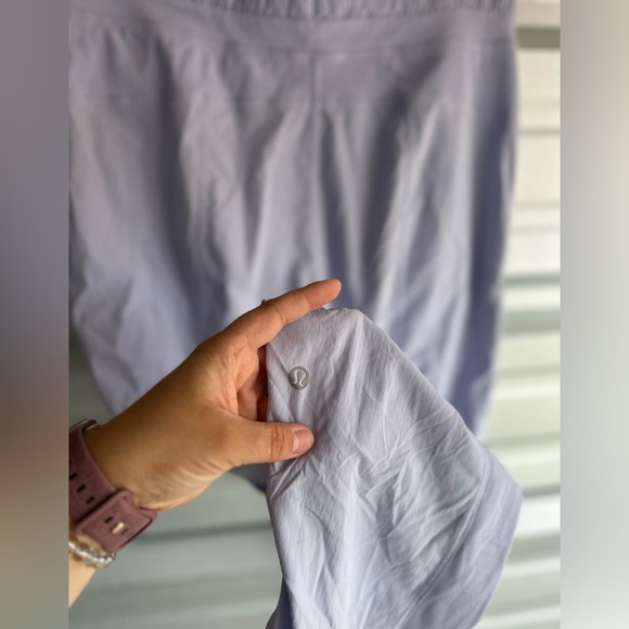 Women’s Lululemon Dance Studio Mid-Rise Crop 25” Pastel Blue Size 10 - Picture 13 of 14